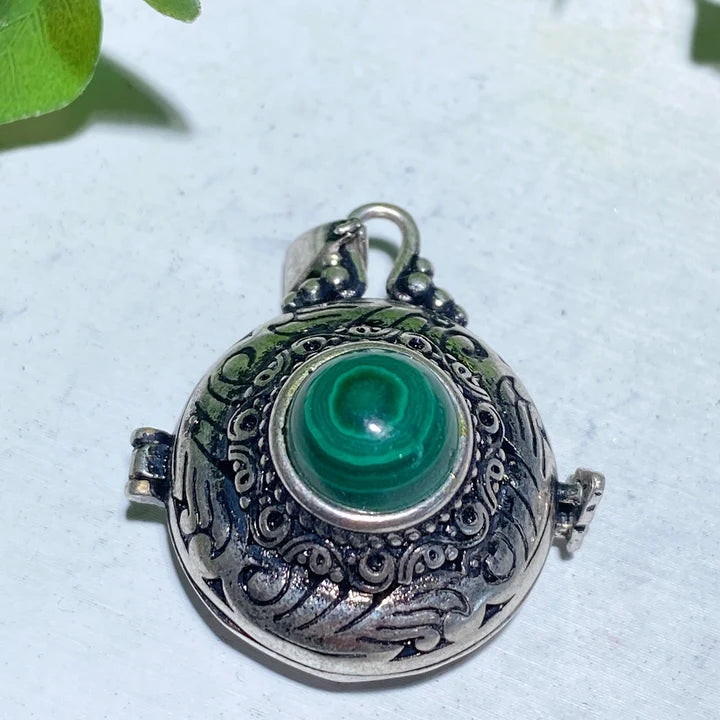 1.1-inch Mixed Crystal Spiritual Pendant for Healing & Protection